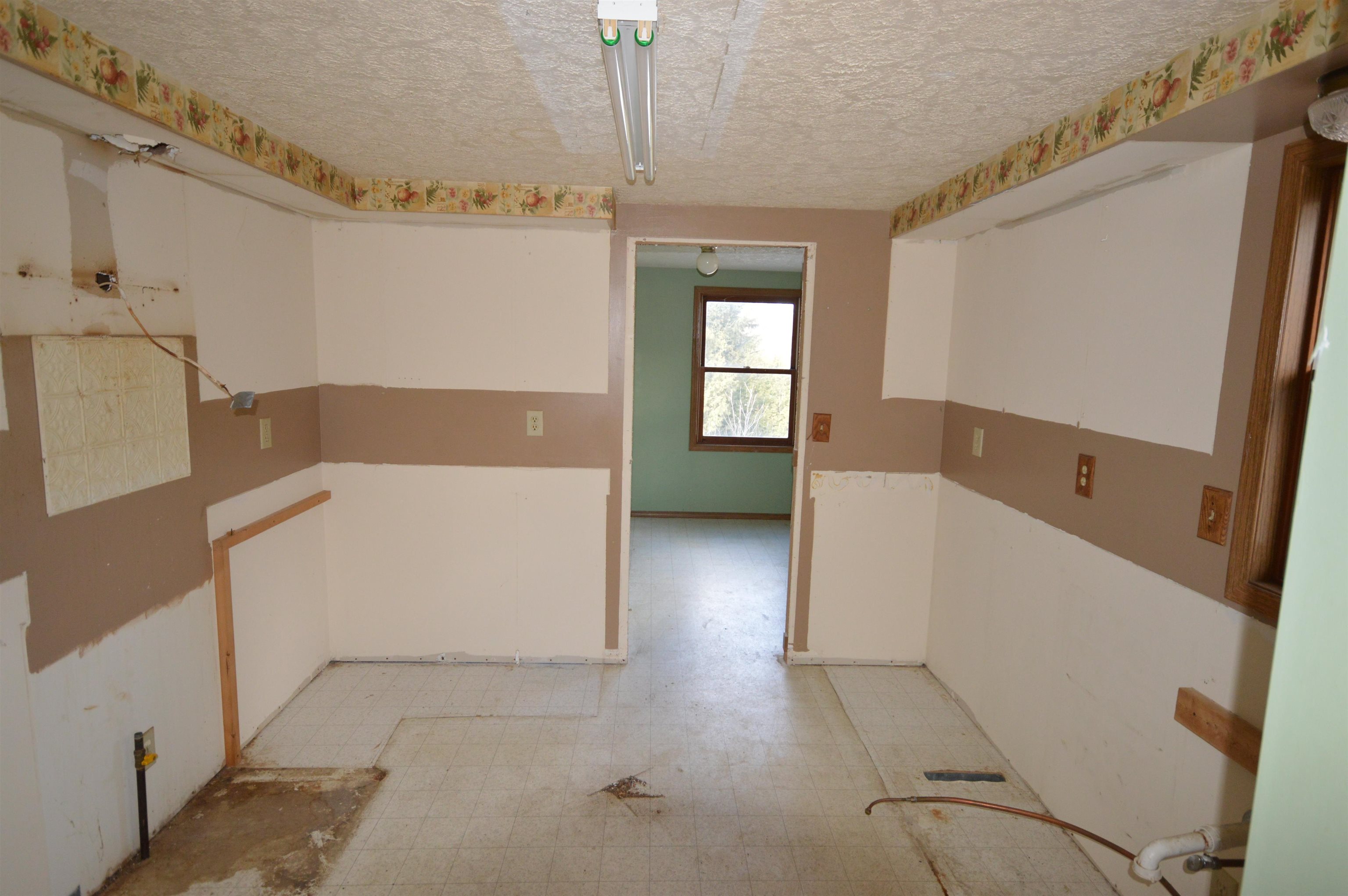 12052 East Craker Road Omena, MI 49674 - Photo 7 of 37 1898225-6.JPG