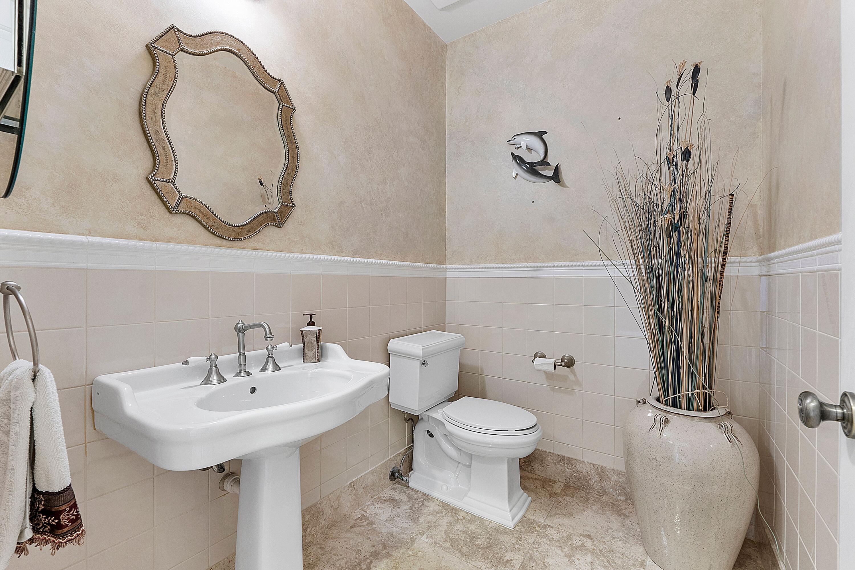 22570 Esplanada Drive Boca Raton, FL 33433 - Photo 16 of 47 1st floor half bath