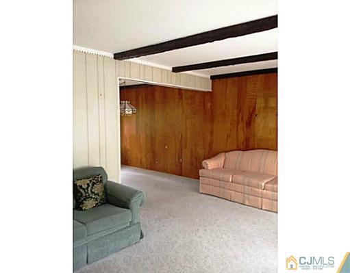 427 Old Stage Road Spotswood, NJ 08884 - Photo 4 of 12 Gallery Image 4