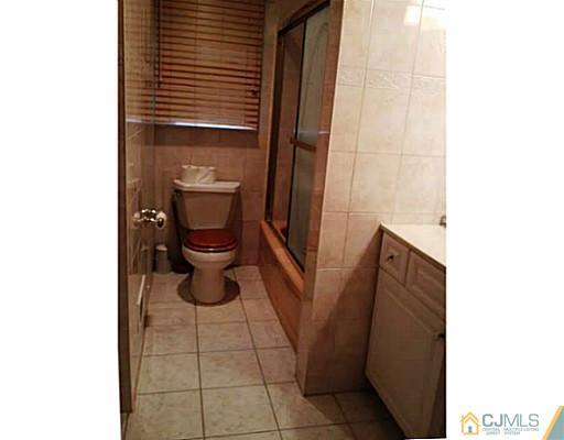 427 Old Stage Road Spotswood, NJ 08884 - Photo 8 of 12 Gallery Image 8