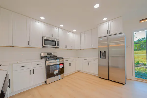 $2,100 | 3010 Bandell Drive, Houston, TX 77045
