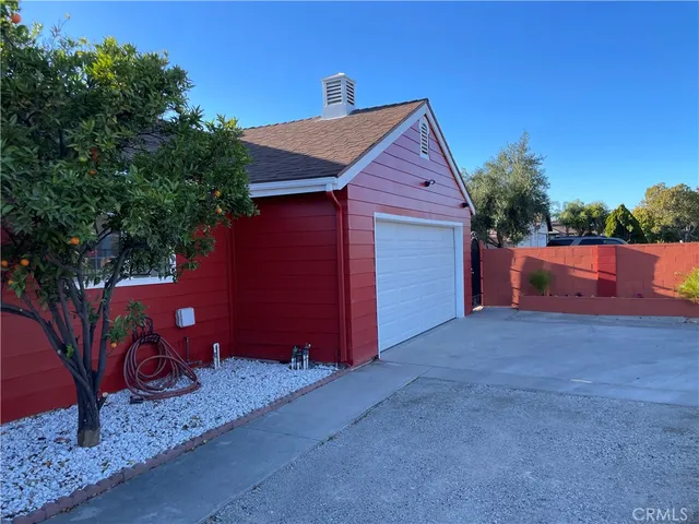 a view of backyard of house