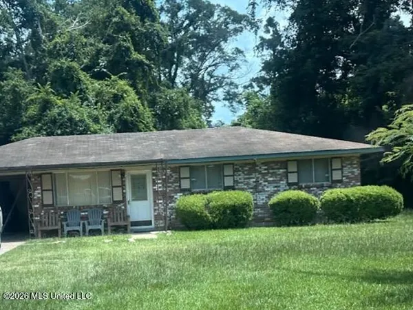 $97,600 | 227 Country Club Drive, Natchez, MS 39120