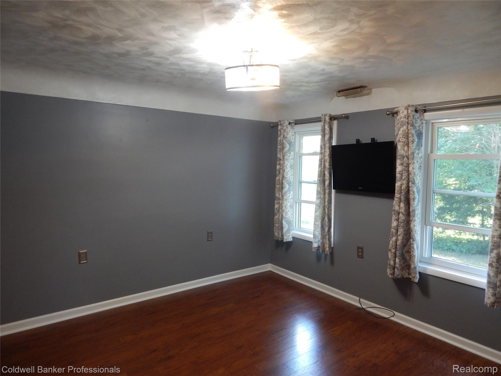 509 West Coulter Road Lapeer, MI 48446 - Photo 23 of 55 b6.JPG