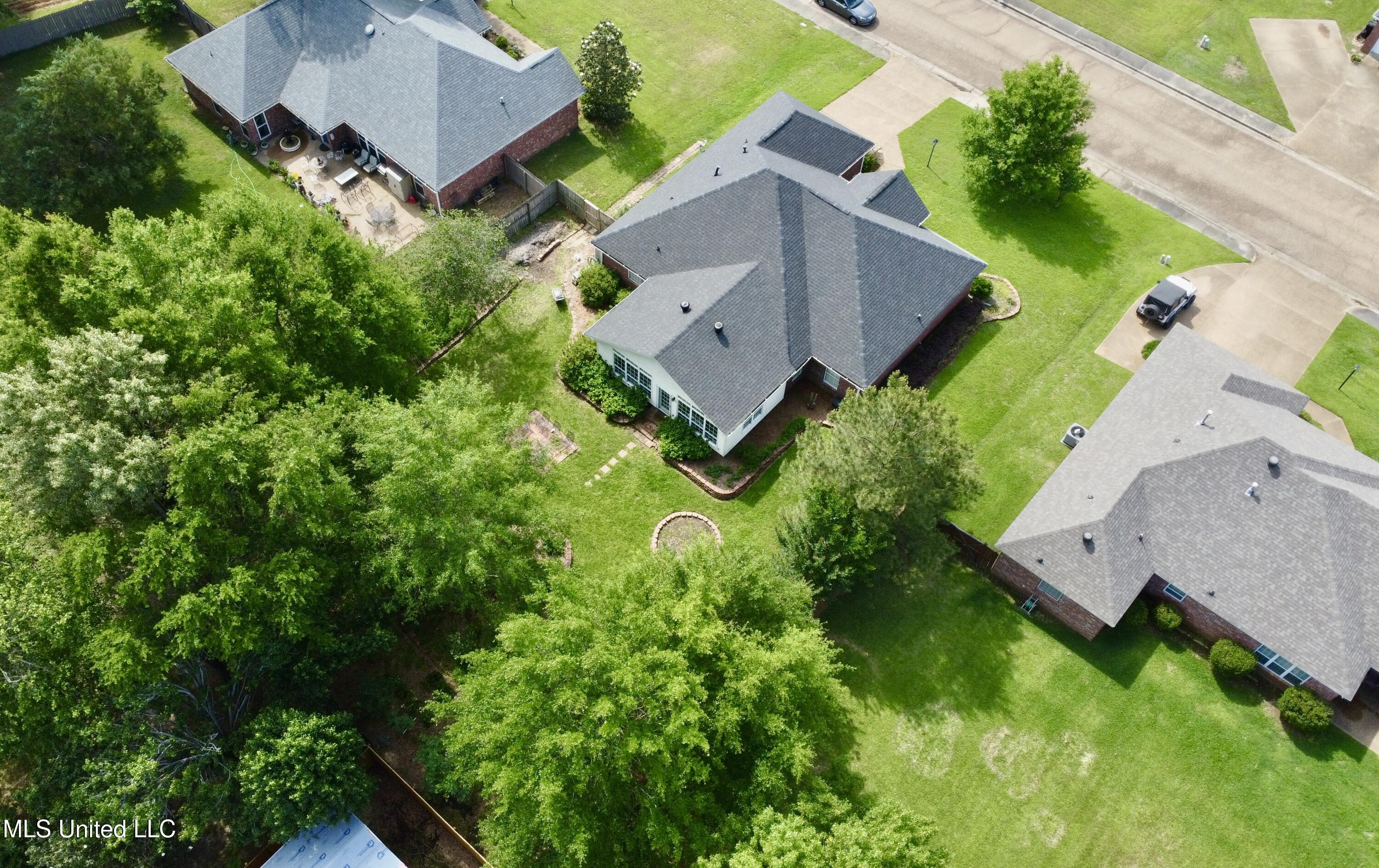 112 Pawnee Place Clinton, MS 39056 - Photo 34 of 43 dji_fly_20250430_102406_336_174602682805