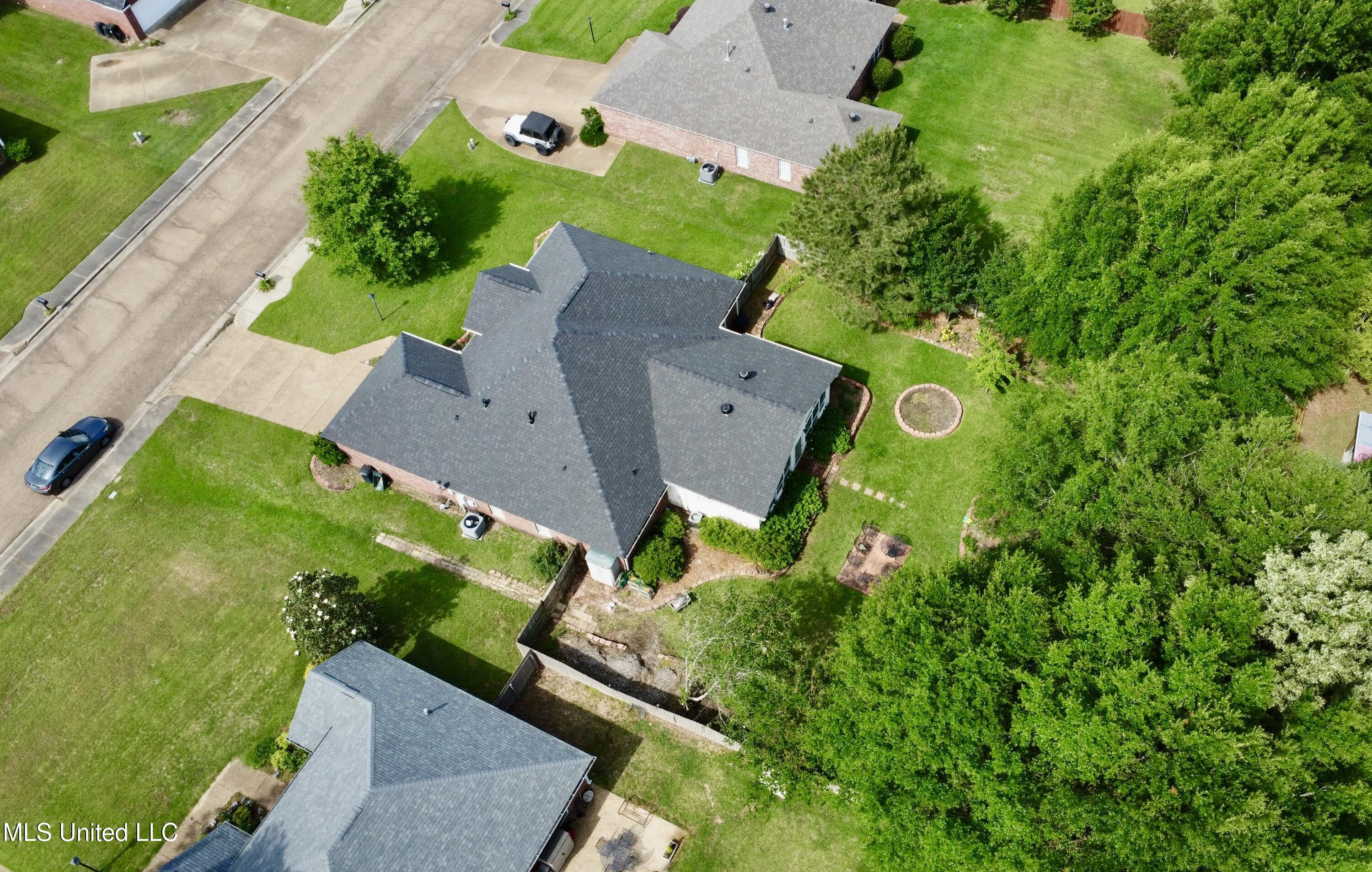 112 Pawnee Place Clinton, MS 39056 - Photo 35 of 43 dji_fly_20250430_102344_335_174602682805