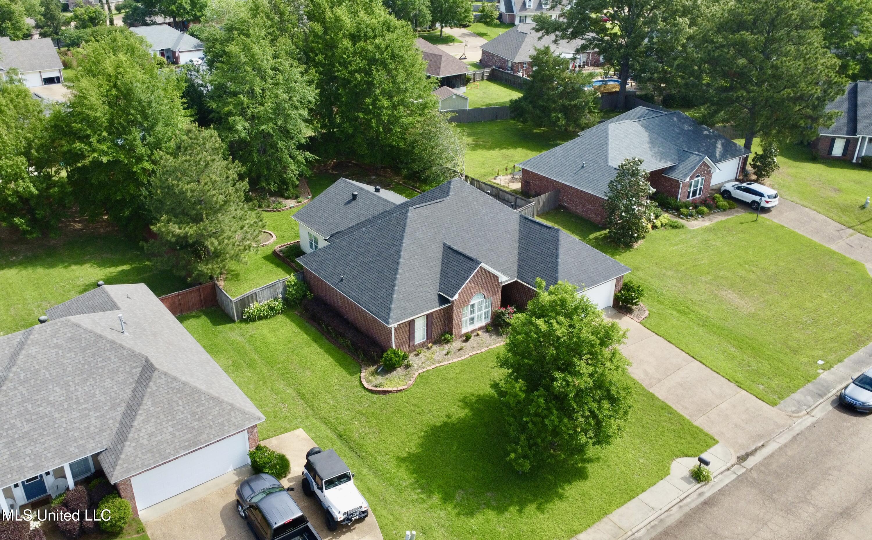 112 Pawnee Place Clinton, MS 39056 - Photo 37 of 43 dji_fly_20250430_102202_333_174602668303