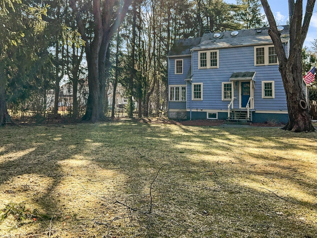 2 Brooksbie Road Bedford, MA 01730 - Photo 8 of 30 Gallery Image 8
