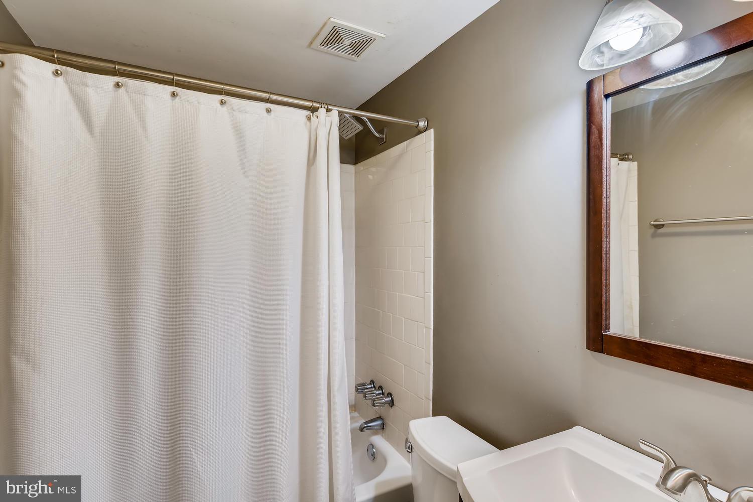 3409 Saluda Road Baltimore, MD 21236 - Photo 15 of 23 Gallery Image 15
