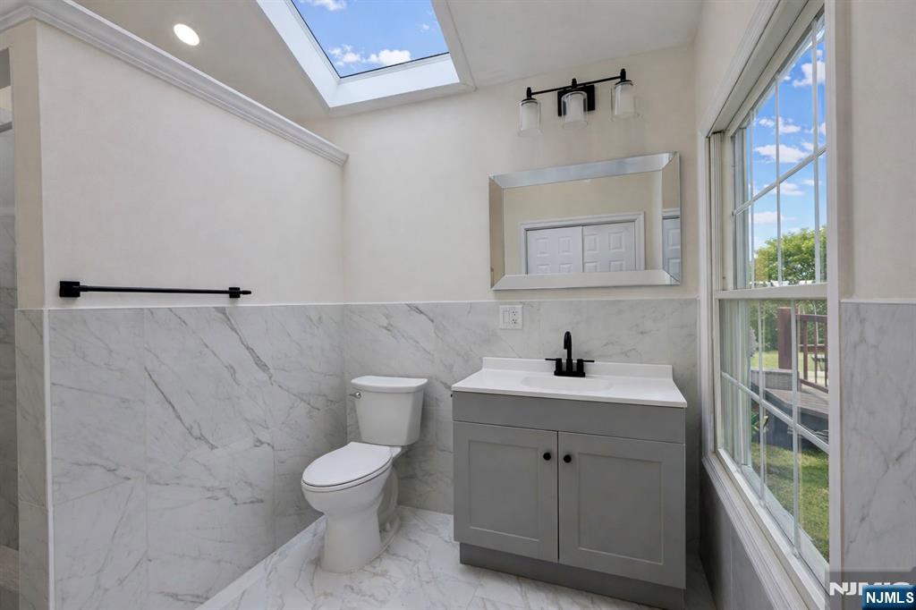 86 Howland Avenue Teaneck, NJ 07666 - Photo 22 of 50