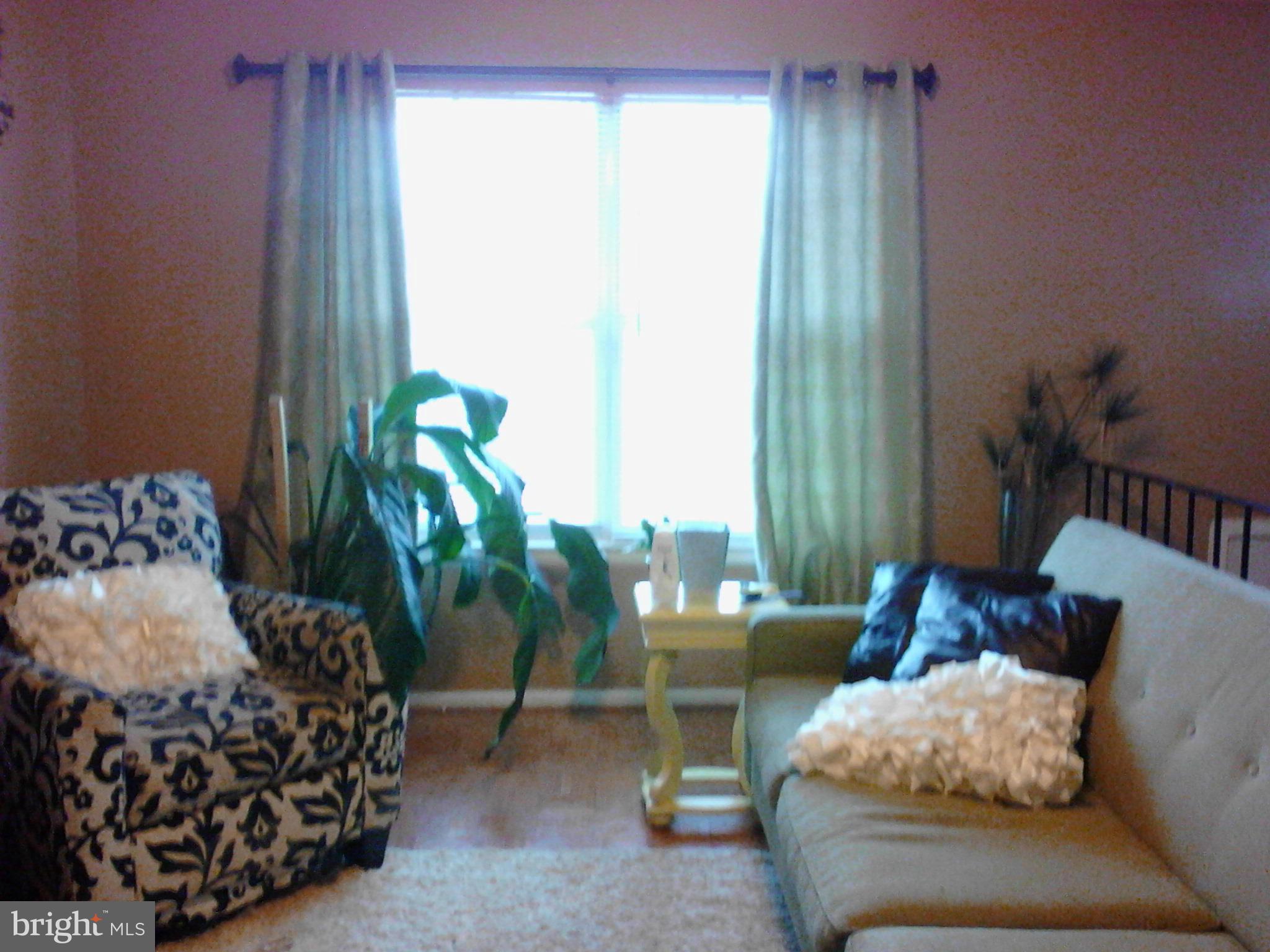 7844 Camp Road Pasadena, MD 21122 - Photo 3 of 17 Living Room