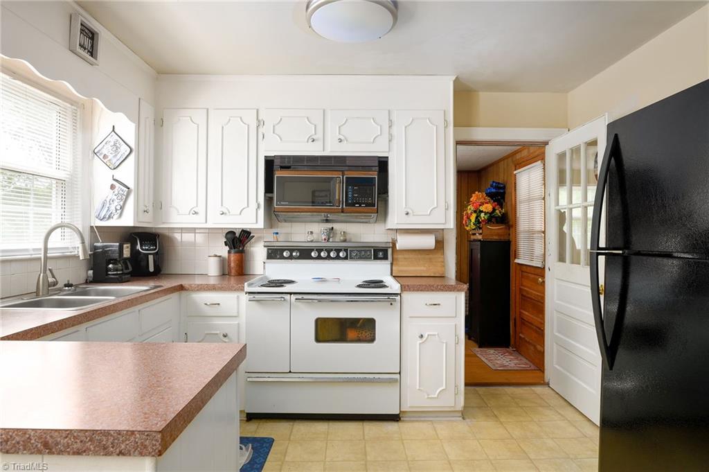 5716 Old Rural Hall Road Winston-Salem, NC 27105 - Photo 8 of 22 Kitchen