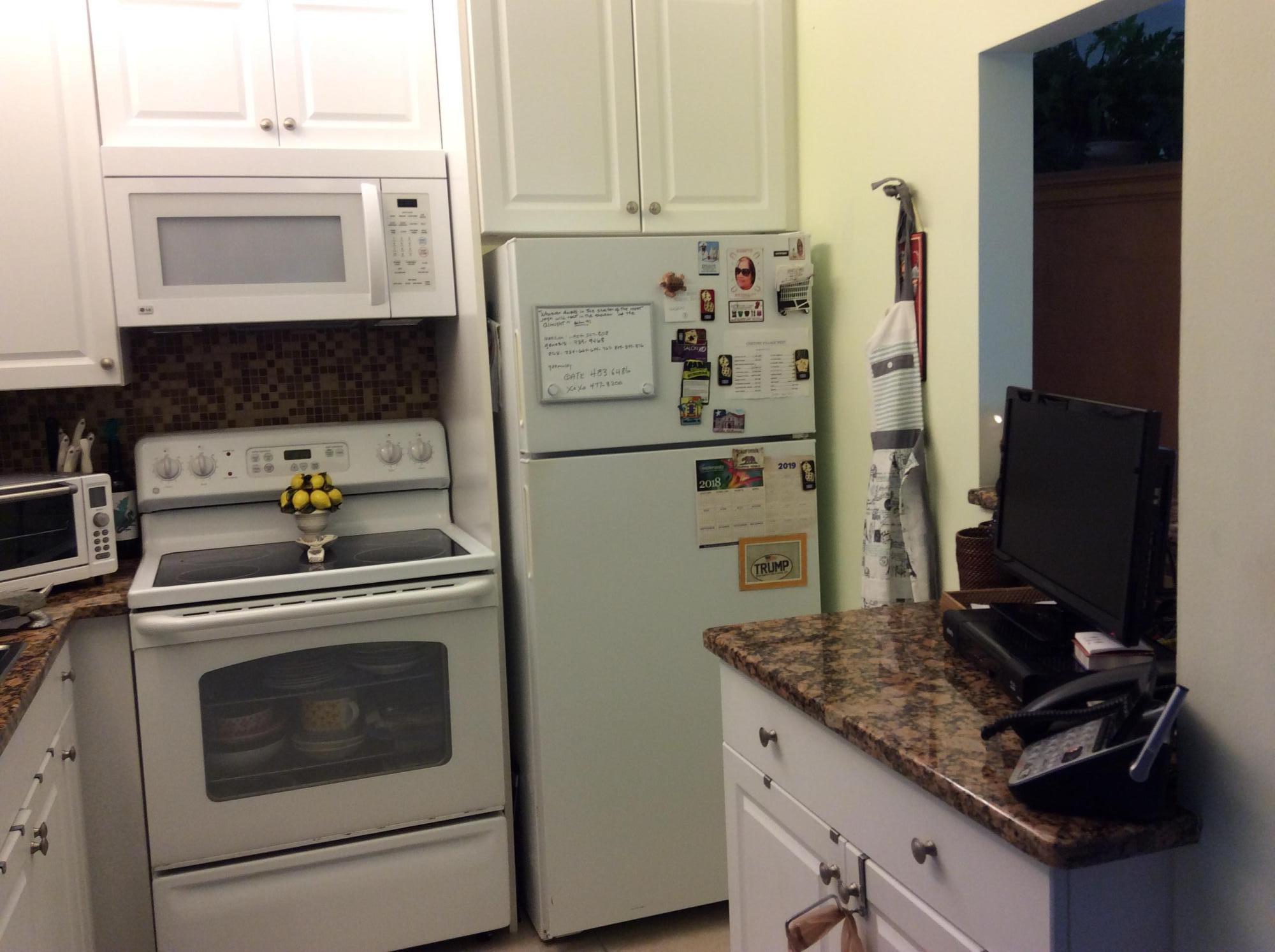 134 Preston F, Unit 134 Boca Raton, FL 33434 - Photo 3 of 23 Kitchen