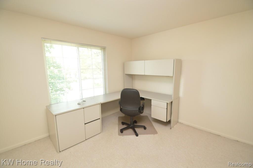 29656 Middlebelt Road, Unit 2402 Farmington Hills, MI 48334 - Photo 17 of 36