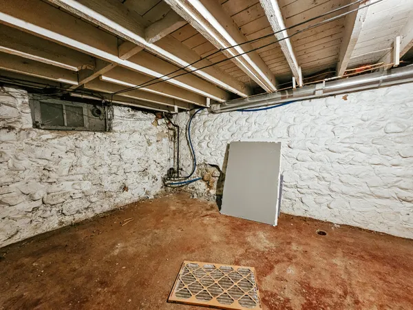 $249,900 | 9 State Street, Hillsdale, MI 49242