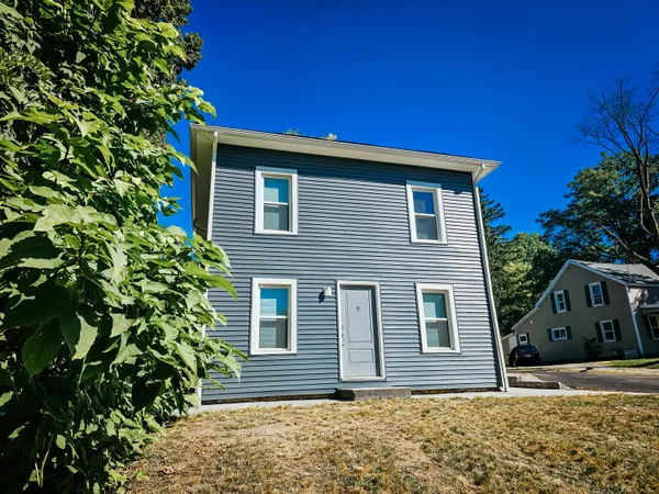 $249,900 | 9 State Street, Hillsdale, MI 49242