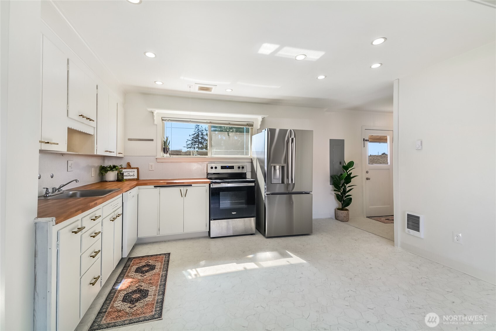 2316 7th Street Everett, WA 98201 - Photo 11 of 36