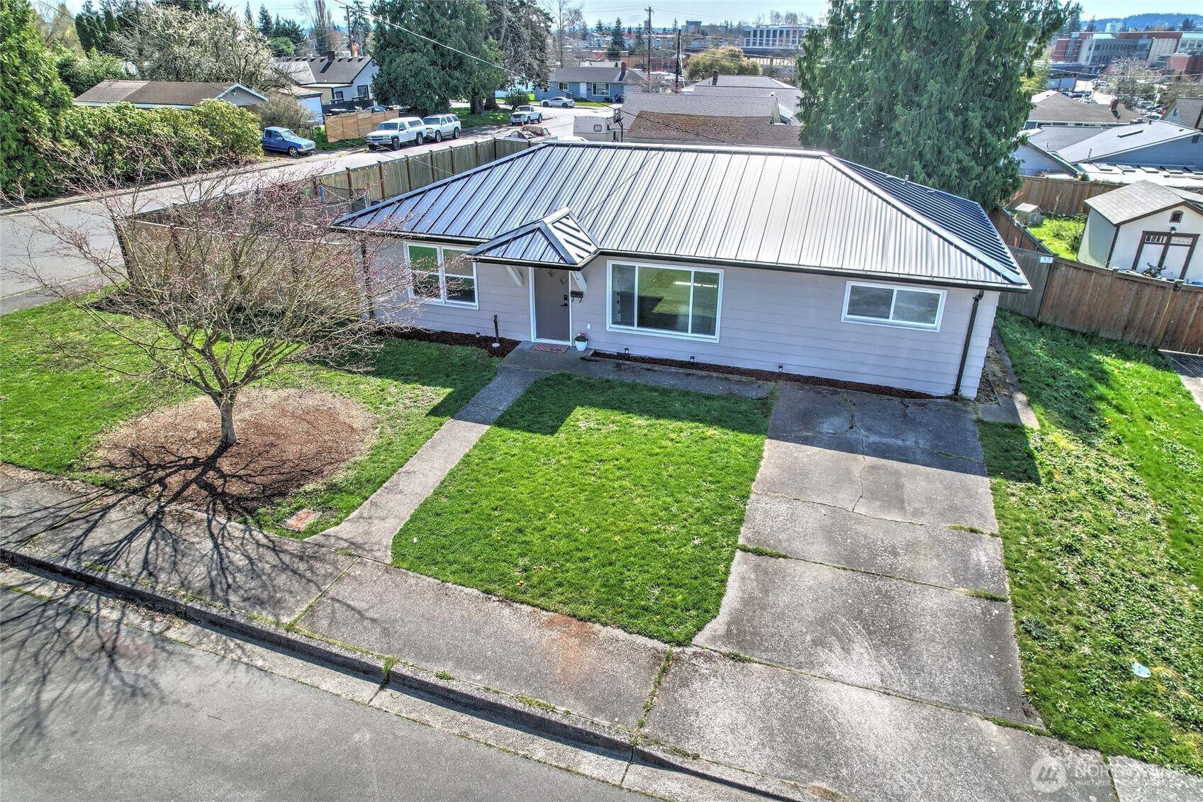 2316 7th Street Everett, WA 98201 - Photo 2 of 36