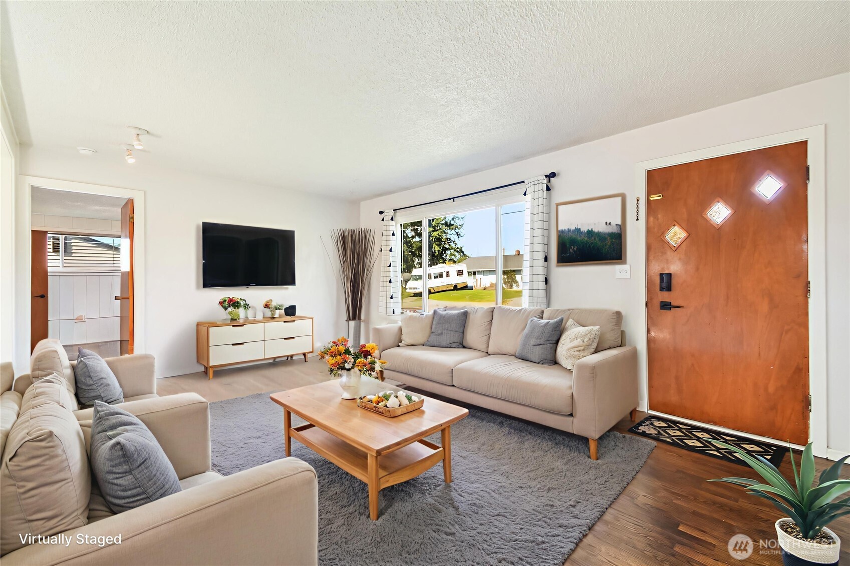 2316 7th Street Everett, WA 98201 - Photo 4 of 36