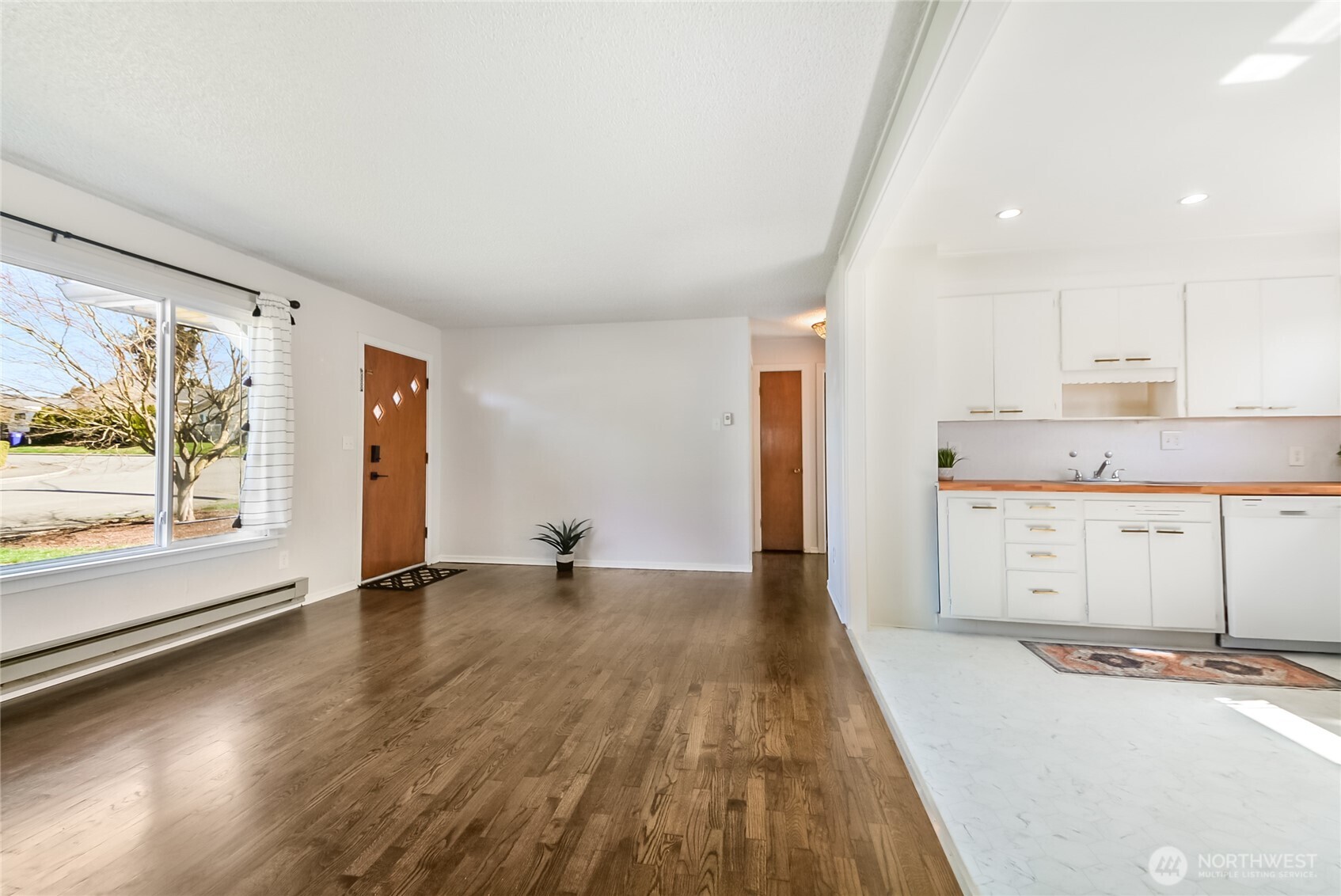 2316 7th Street Everett, WA 98201 - Photo 7 of 36