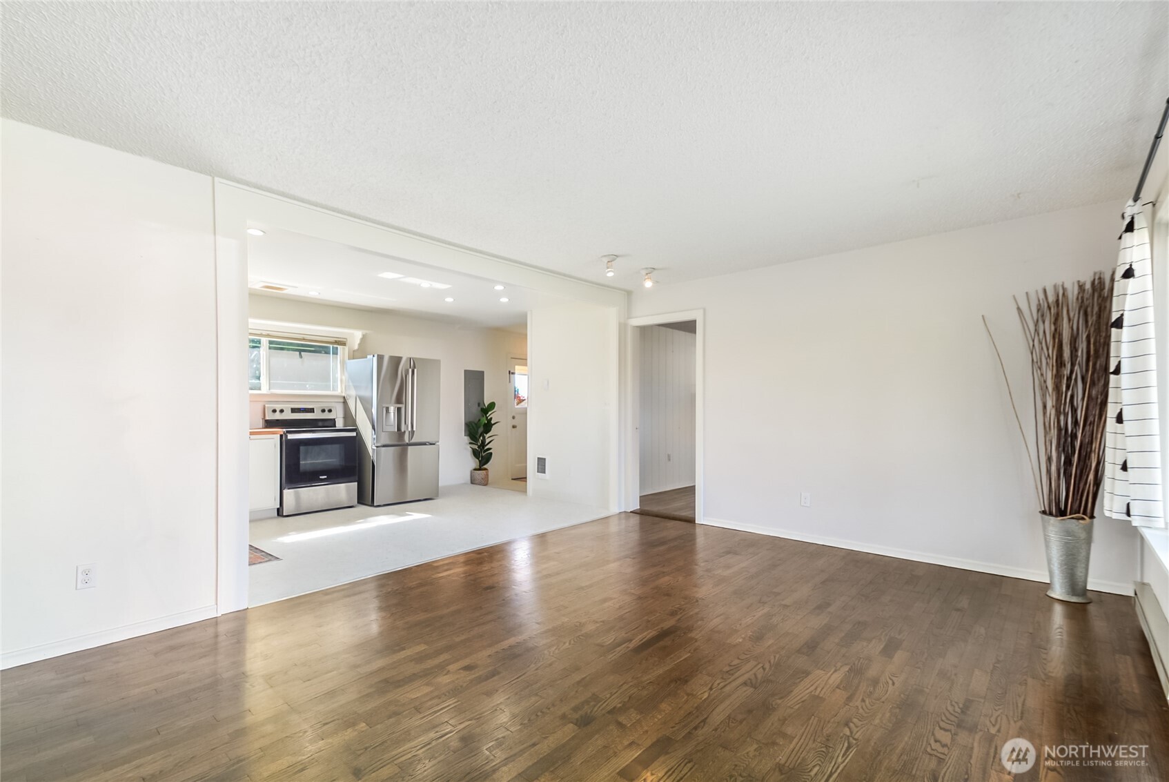 2316 7th Street Everett, WA 98201 - Photo 9 of 36