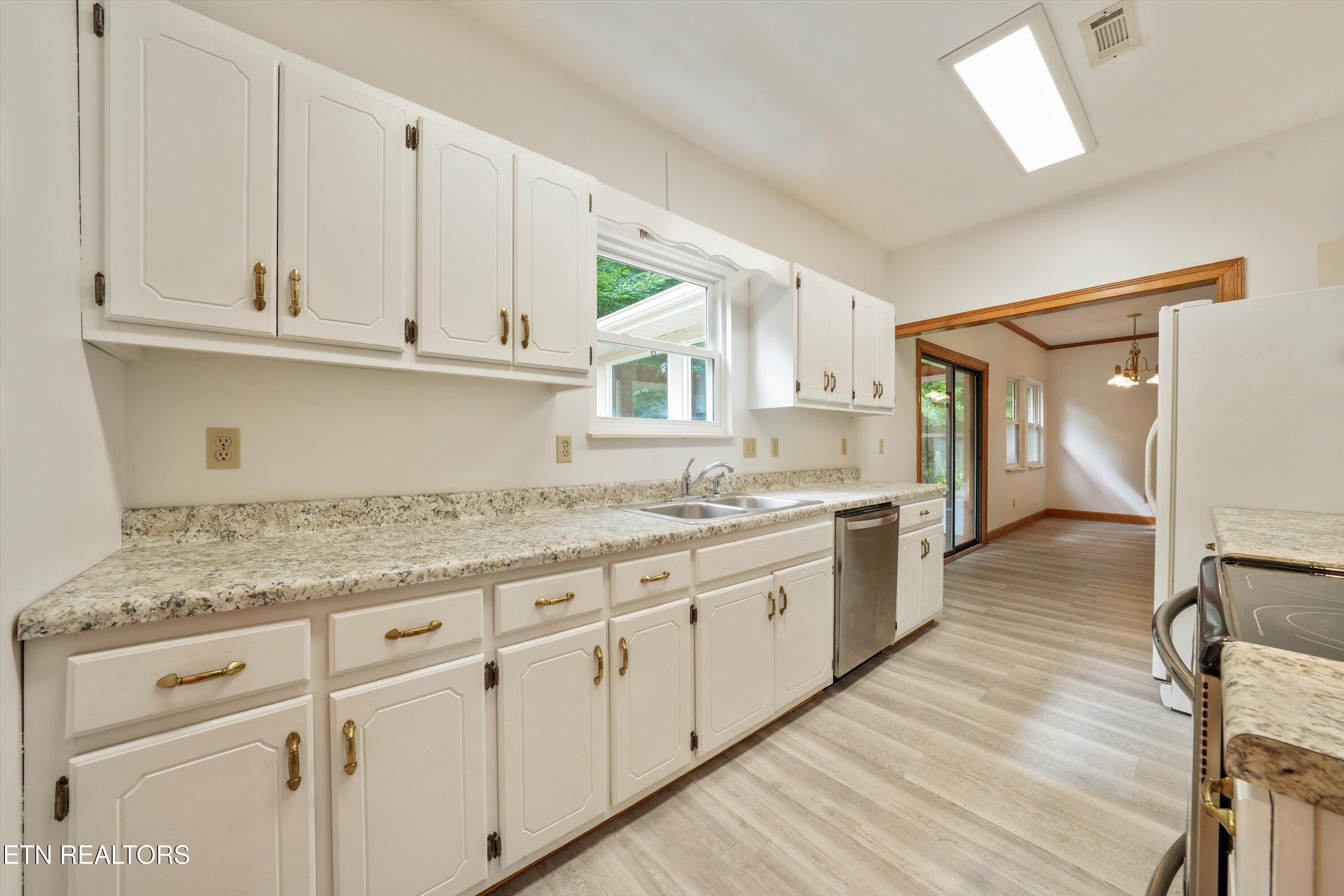 115 Graceland Road Oak Ridge, TN 37830 - Photo 25 of 51 26-115 Graceland Rd 17