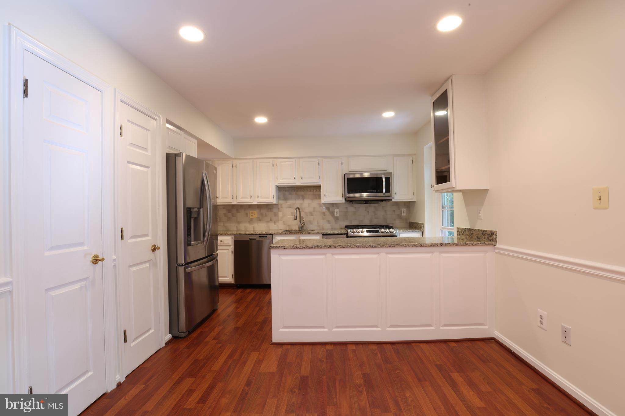 2184 Pond View Court Reston, VA 20191 - Photo 12 of 34