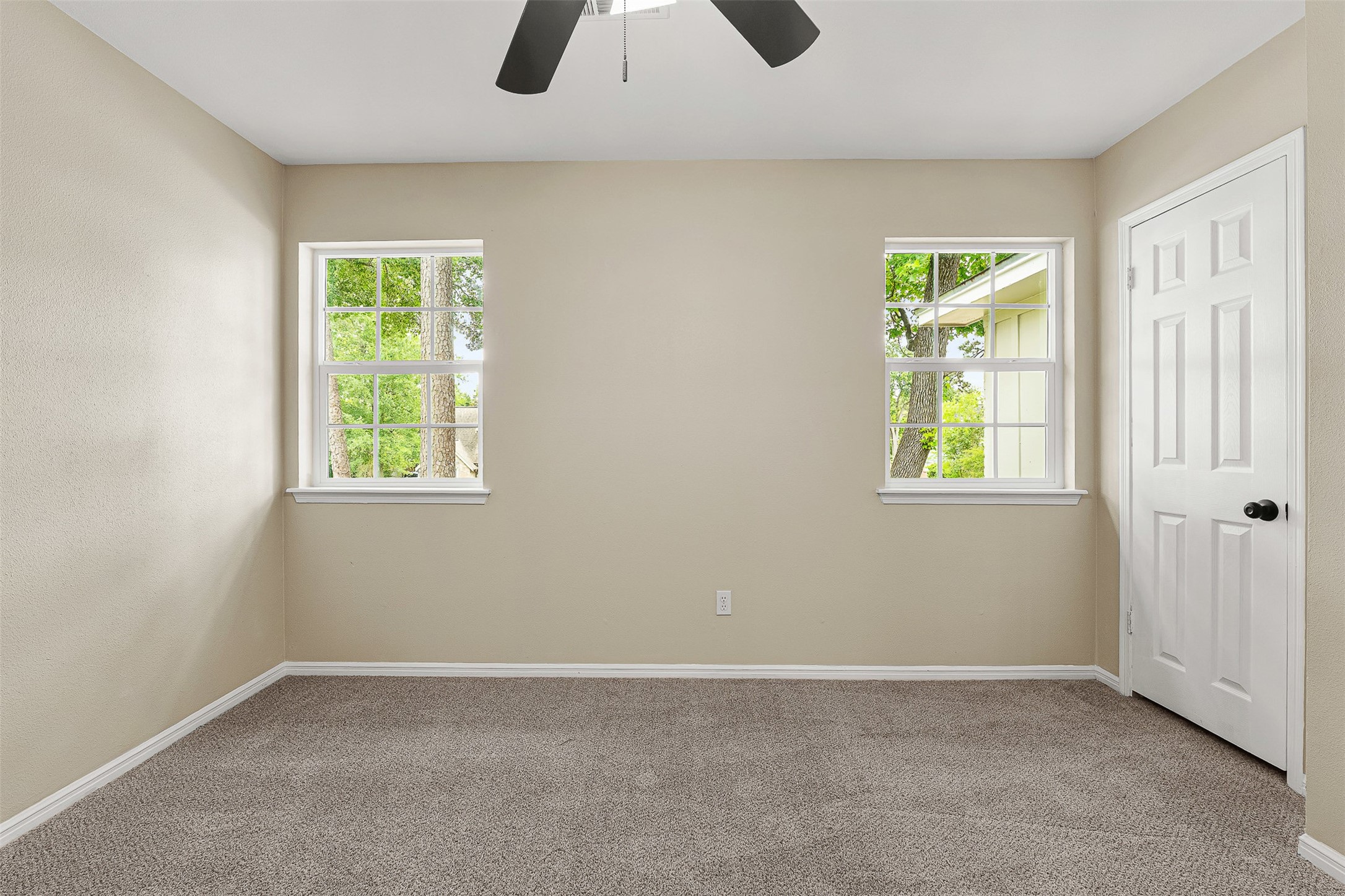 4238 Annawood Circle Spring, TX 77388 - Photo 25 of 46 an empty room with windows