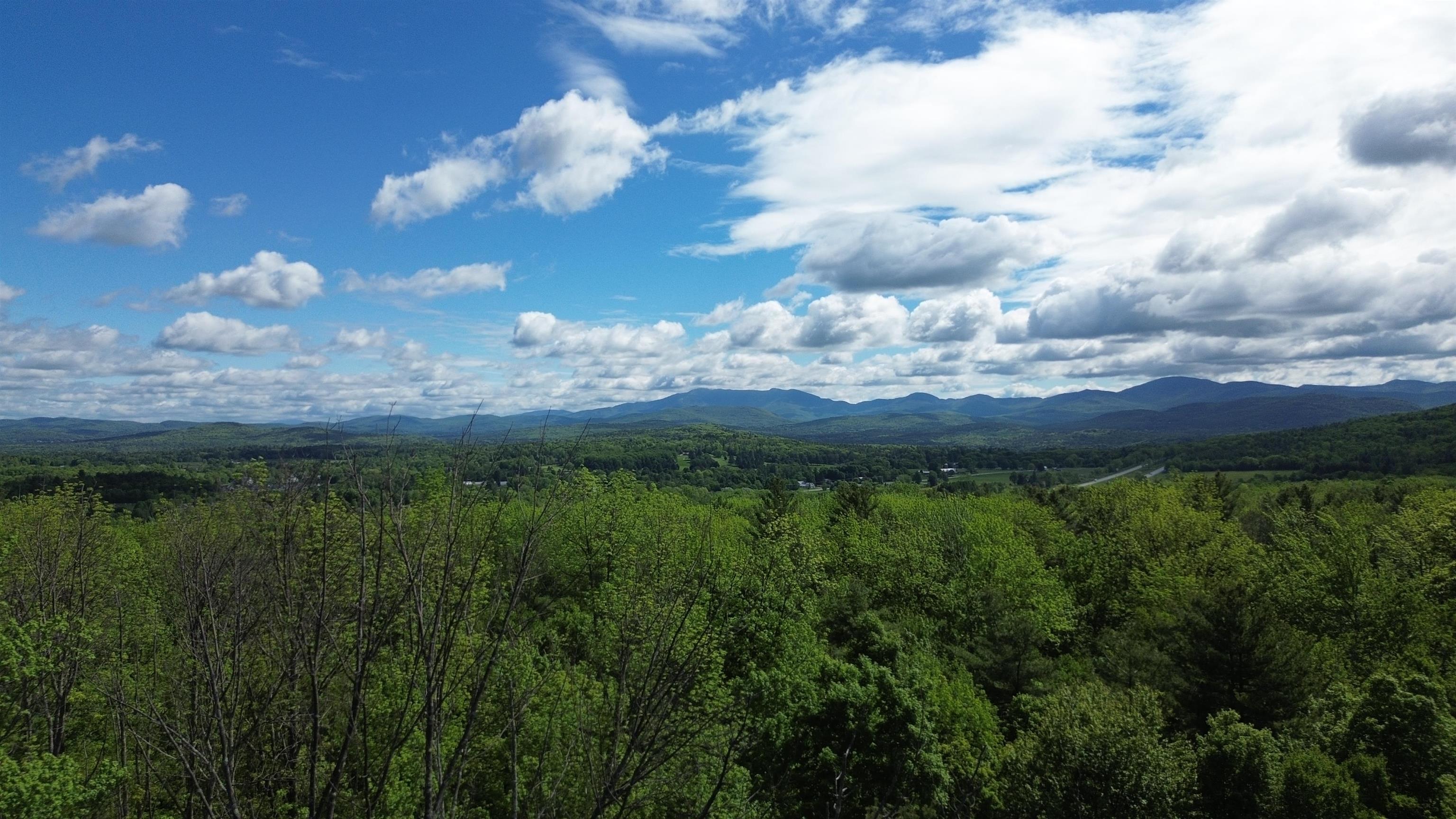 450 Oak Hill Road Williston, VT 05495 - Photo 2 of 16