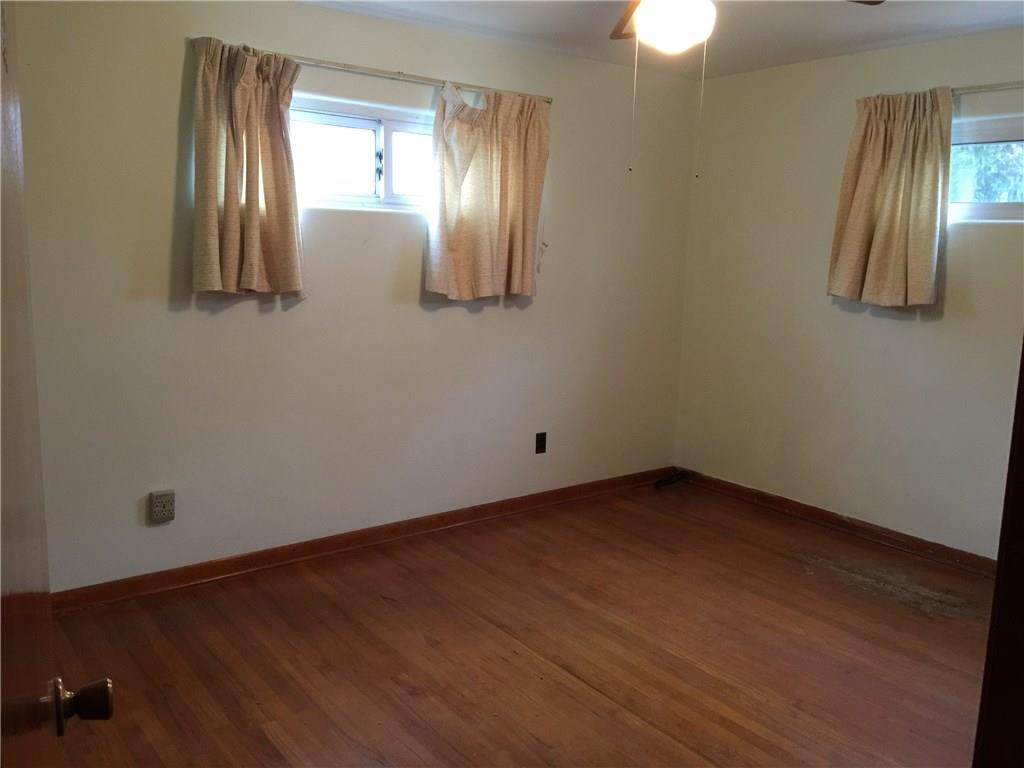 11x14 Master Bedroom w/Hard Wood and large closets!