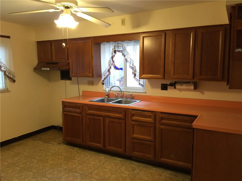 443 Bechman Street Springdale, PA 15144 - Photo 10 of 19 Solid Wood Cabinets in Kitchen!