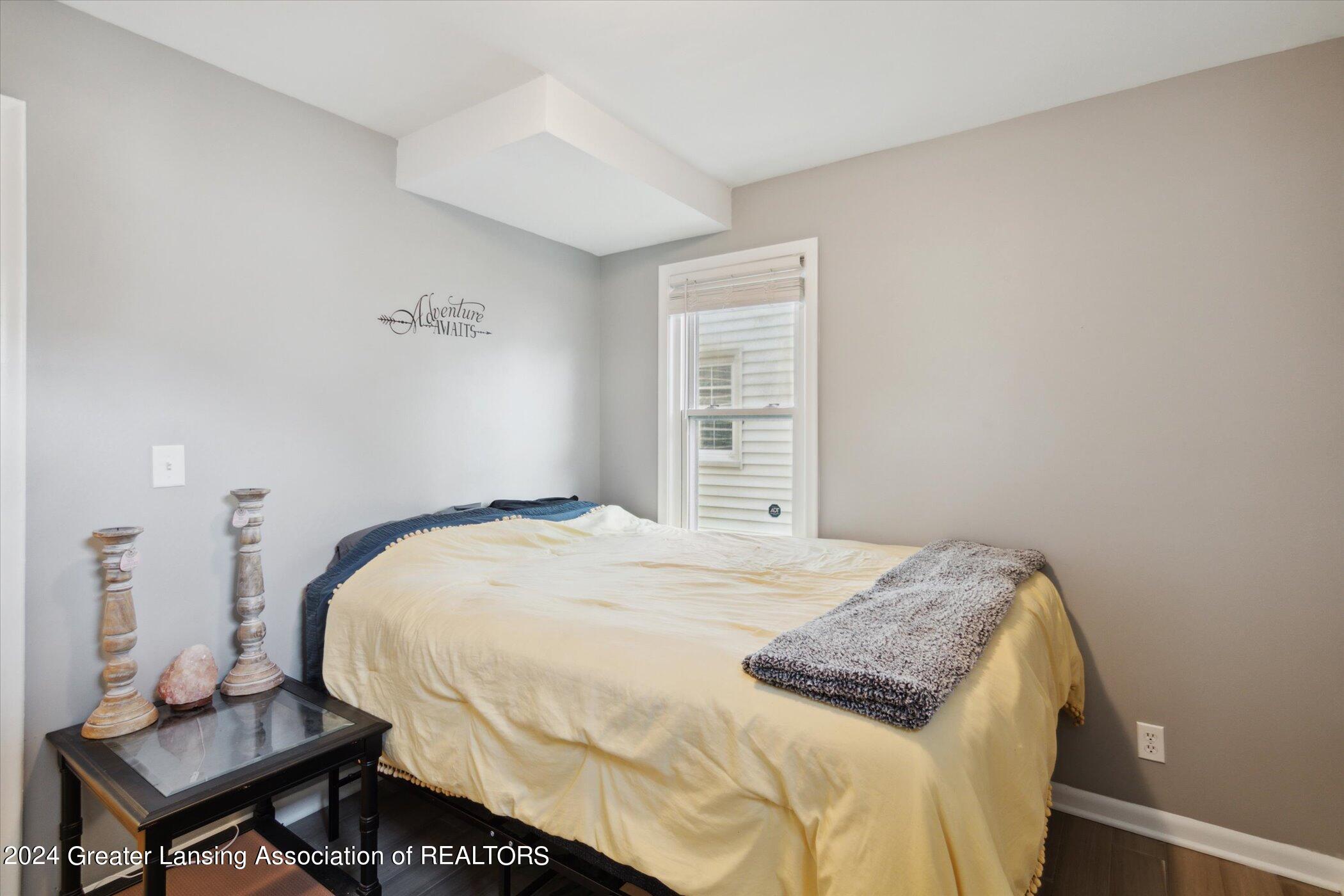 566 Riley Street Lansing, MI 48910 - Photo 17 of 36 19-566-Riley-St-Lansing-MI-48910-WindowS