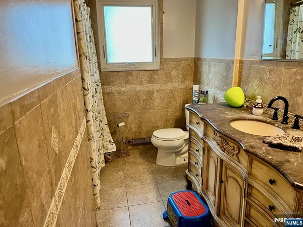 $950,000 | 15 Vogt Lane, Little Ferry, NJ 07643