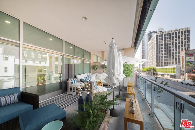 $1,150,000 | 3785 Wilshire Boulevard, Unit 205, Los Angeles, CA 90010