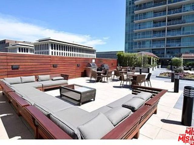 $1,150,000 | 3785 Wilshire Boulevard, Unit 205, Los Angeles, CA 90010