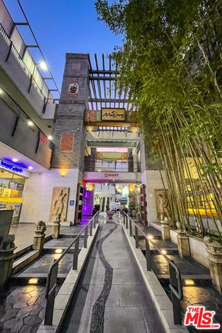 $1,150,000 | 3785 Wilshire Boulevard, Unit 205, Los Angeles, CA 90010