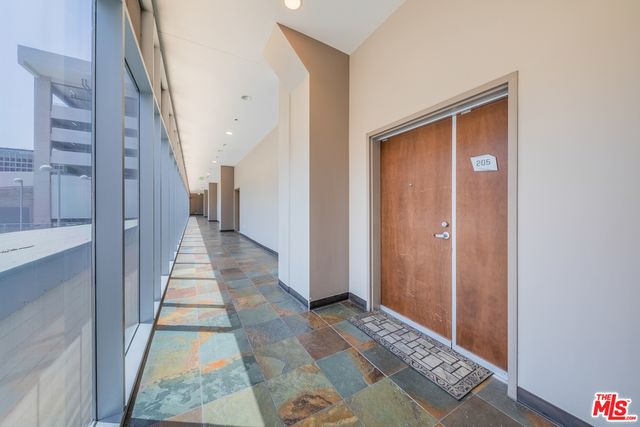 $1,150,000 | 3785 Wilshire Boulevard, Unit 205, Los Angeles, CA 90010