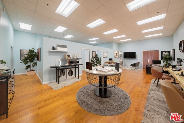 $1,150,000 | 3785 Wilshire Boulevard, Unit 205, Los Angeles, CA 90010