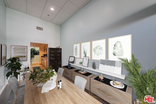 $1,150,000 | 3785 Wilshire Boulevard, Unit 205, Los Angeles, CA 90010