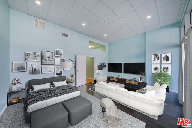 $1,150,000 | 3785 Wilshire Boulevard, Unit 205, Los Angeles, CA 90010