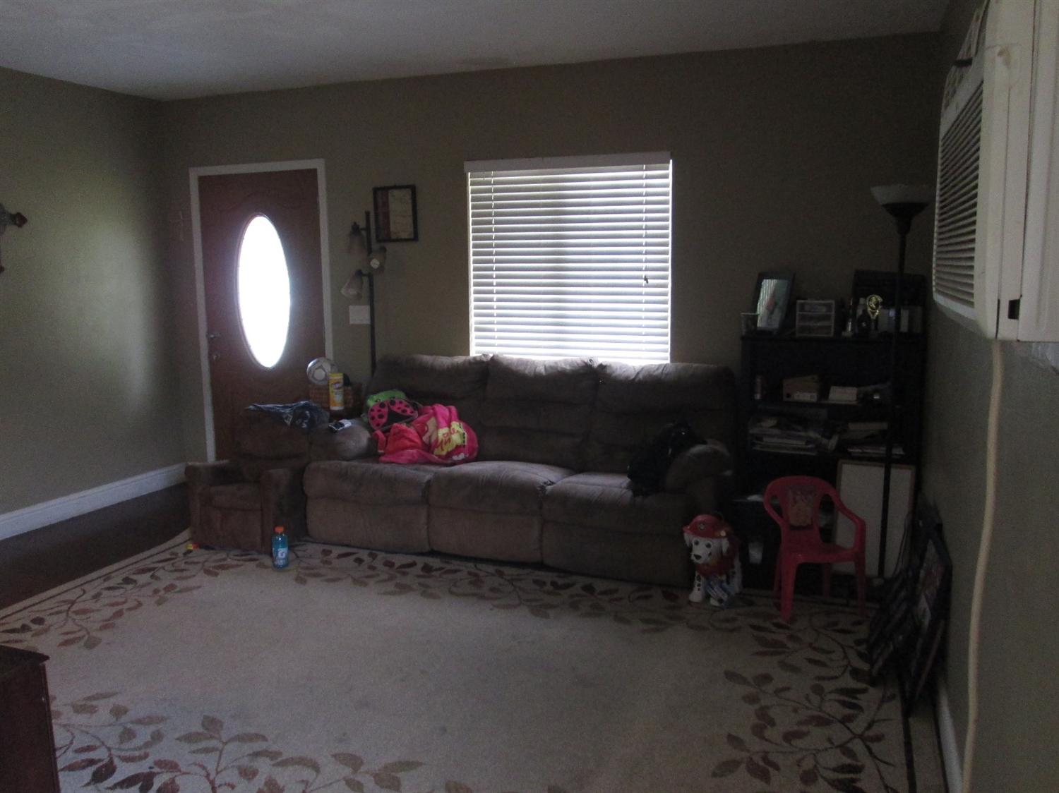 1341 D Street Reedley, CA 93654 - Photo 4 of 14