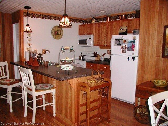 1451 Rillview Court Metamora, MI 48455 - Photo 14 of 20 1451 Rillview LL kitchen.JPG