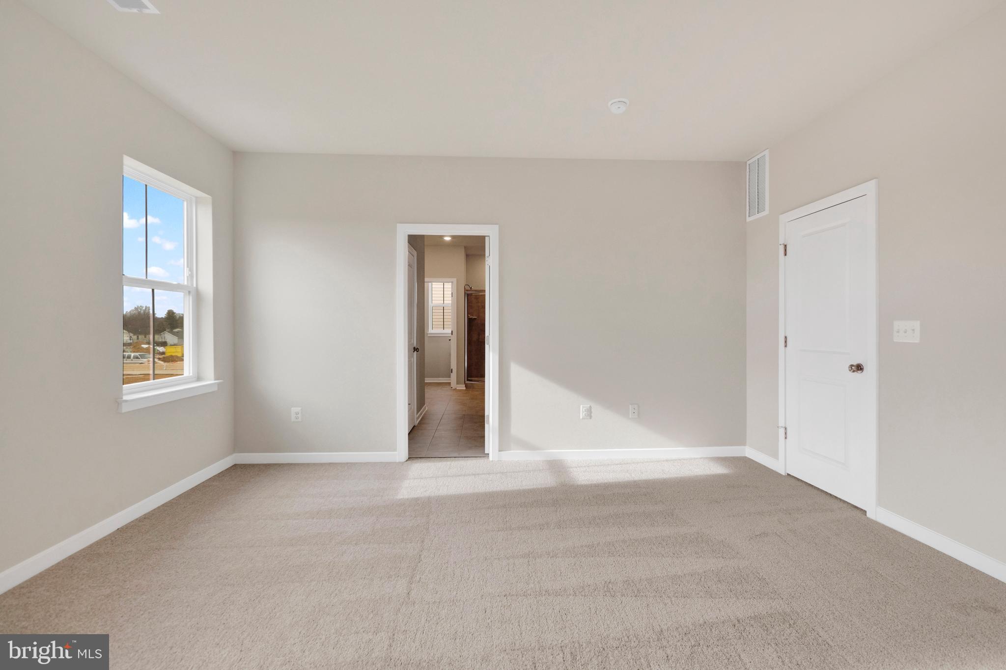 554 Mountain Laurel Boulevard Ranson, WV 25438 - Photo 14 of 28