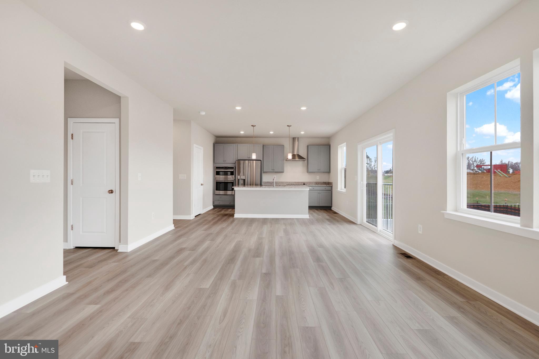 554 Mountain Laurel Boulevard Ranson, WV 25438 - Photo 9 of 28