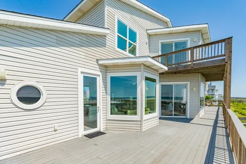 $1,425,000 | 20911 West Sand Hill Drive, Galveston, TX 77554