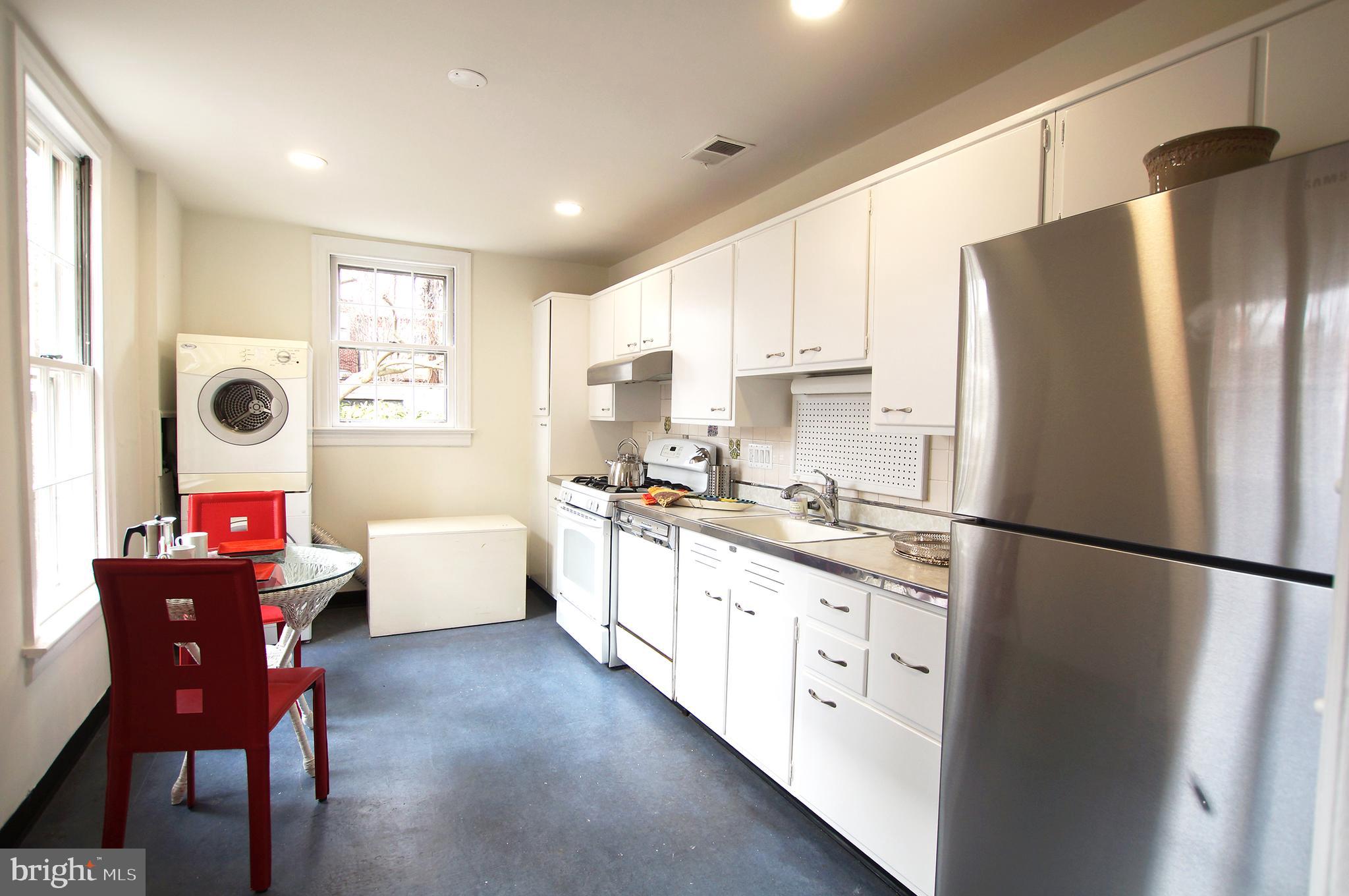 115 6th Street Southeast Washington, DC 20003 - Photo 7 of 39 Vintage kitchen