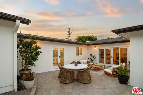 $2,495,000 | 6364 West 77th Street, Los Angeles, CA 90045