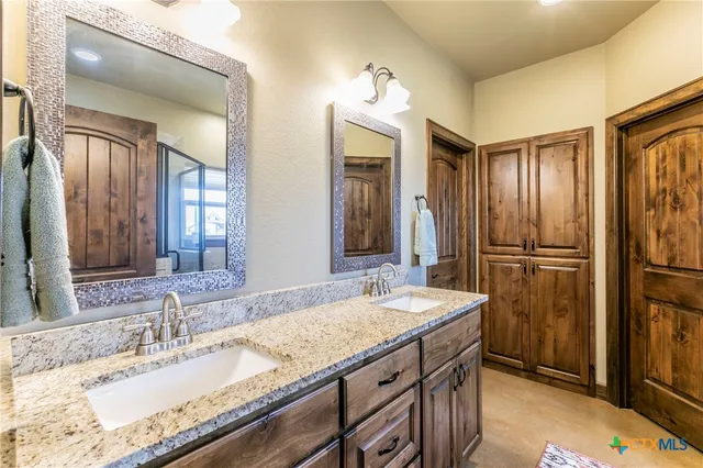 $770,000 | 3200 County Road 320, Granger, TX 76530