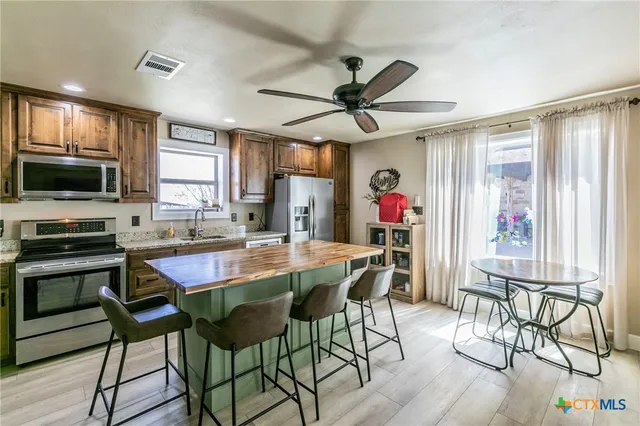 $770,000 | 3200 County Road 320, Granger, TX 76530