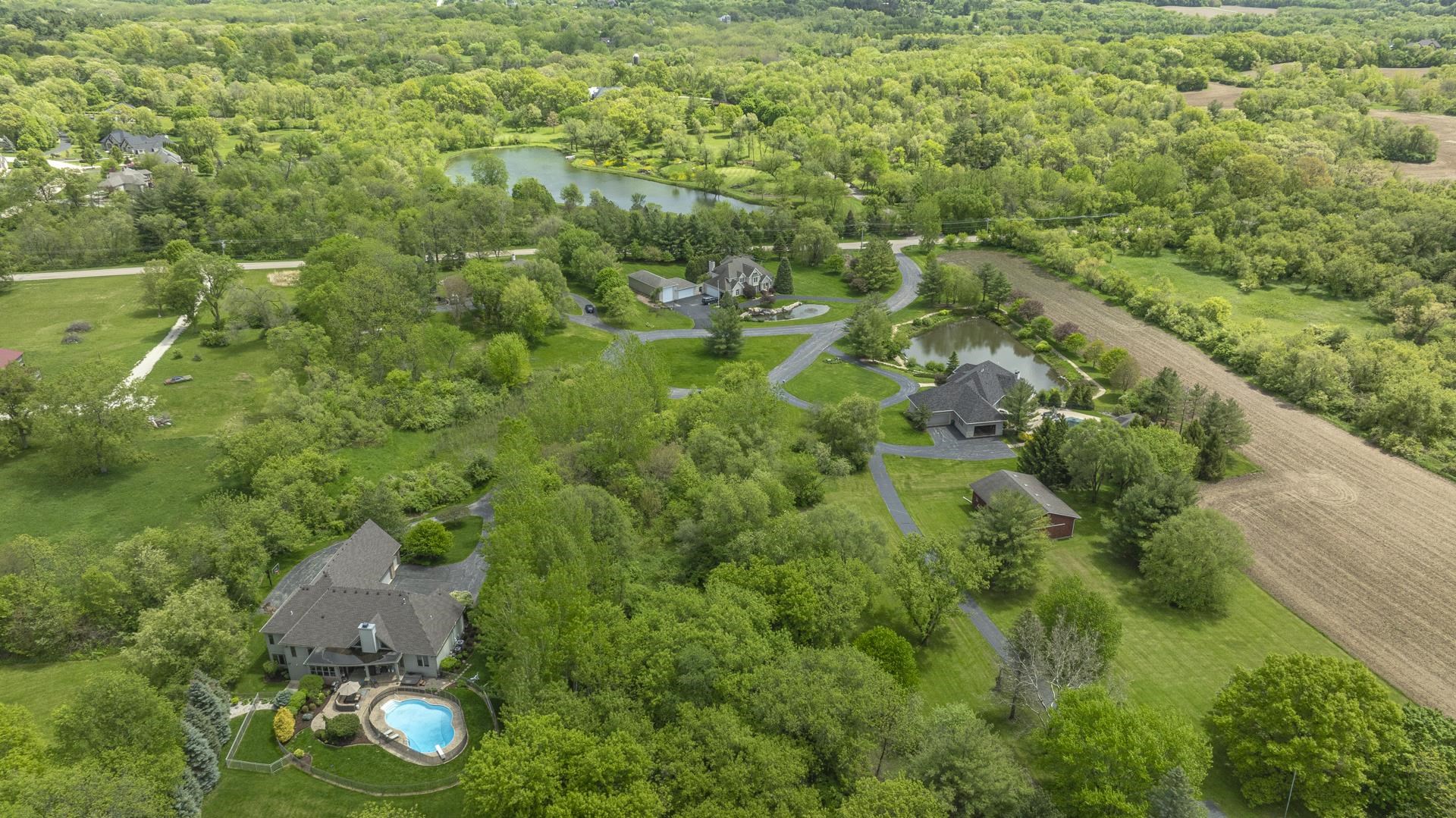 873 Olson Spring Close, Unit CLOSE Belvidere, IL 61008 - Photo 3 of 5 a view of a garden